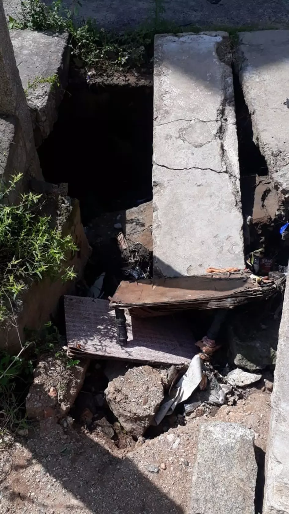 சேதமடைந்த கான்கிரீட்