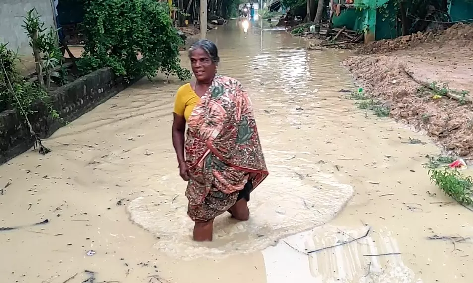 வடிகால் வசதி வேண்டும்