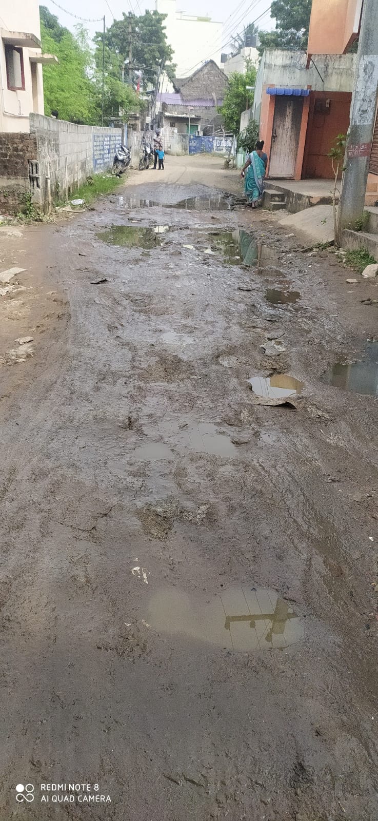 சாலை மோசம்