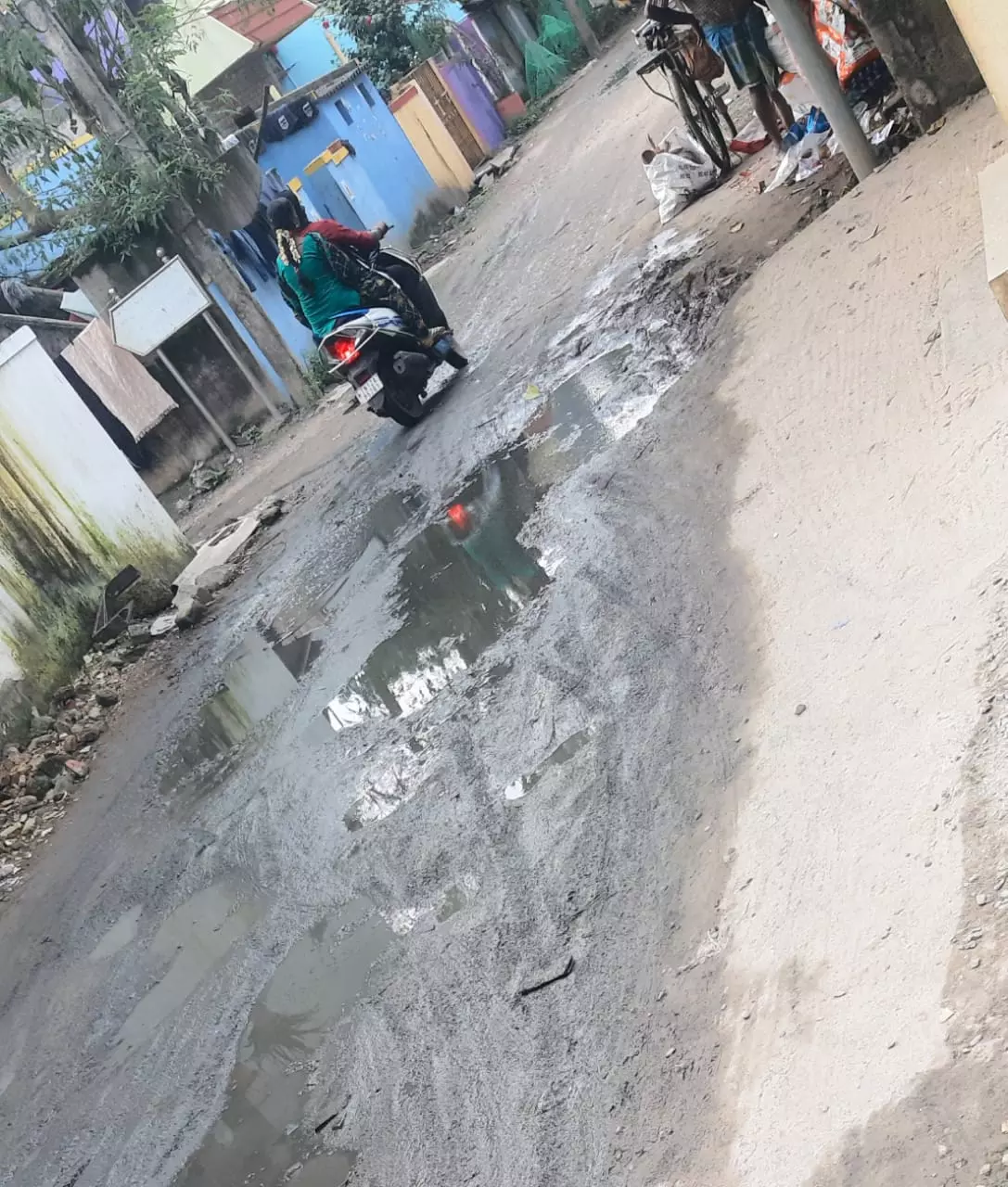 தேங்கி நிற்கும் கழிவுநீர்