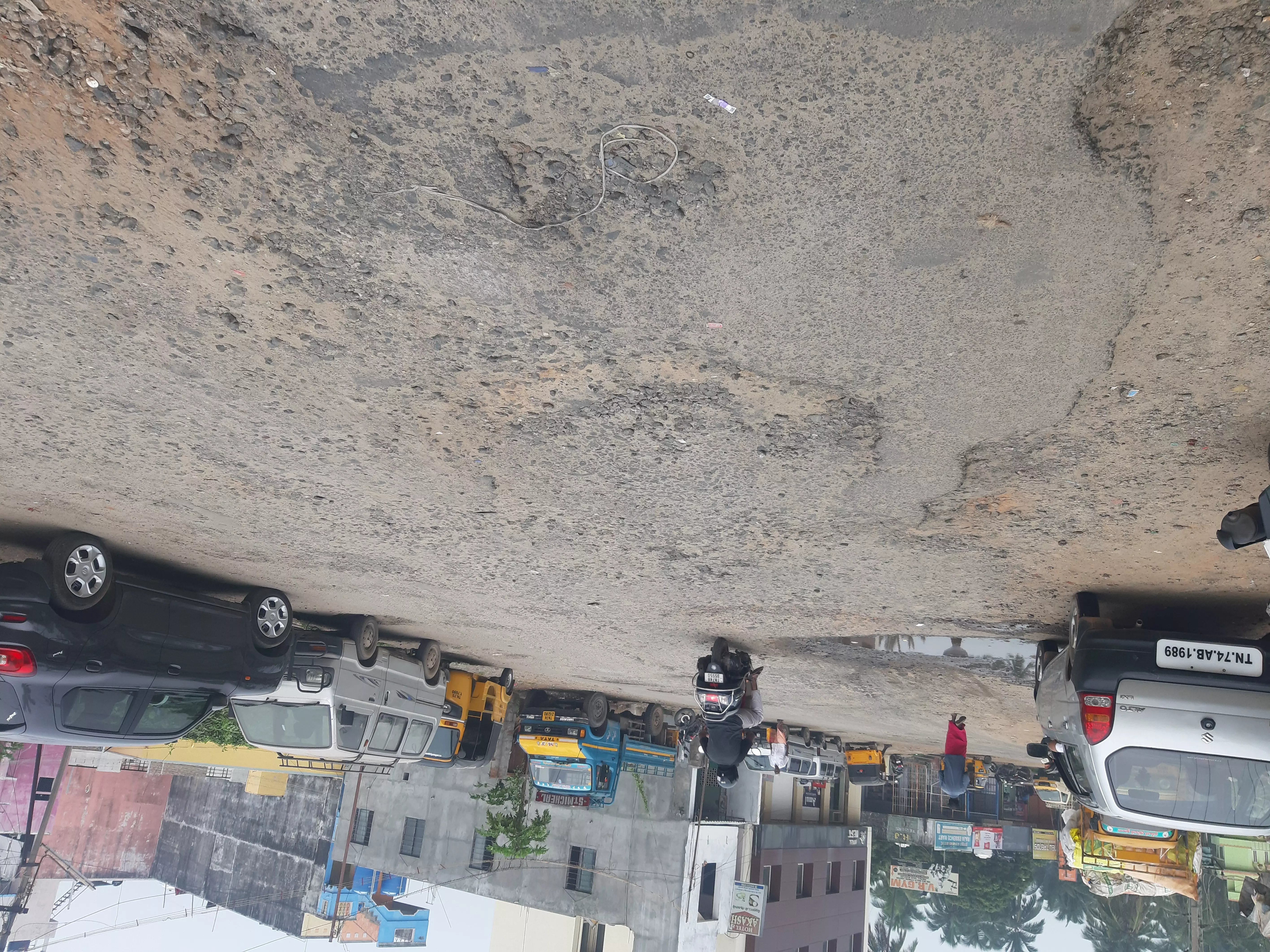 சாலையை பழுது பார்க்க வேண்டும் சாலையை பழுது பார்க்க வேண்டும்