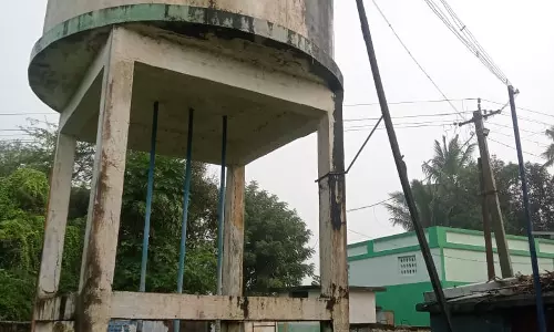 மேல்நிலை நீர்த்தேக்க தொட்டி சீரமைக்கப்படுமா? மேல்நிலை நீர்த்தேக்க தொட்டி சீரமைக்கப்படுமா?