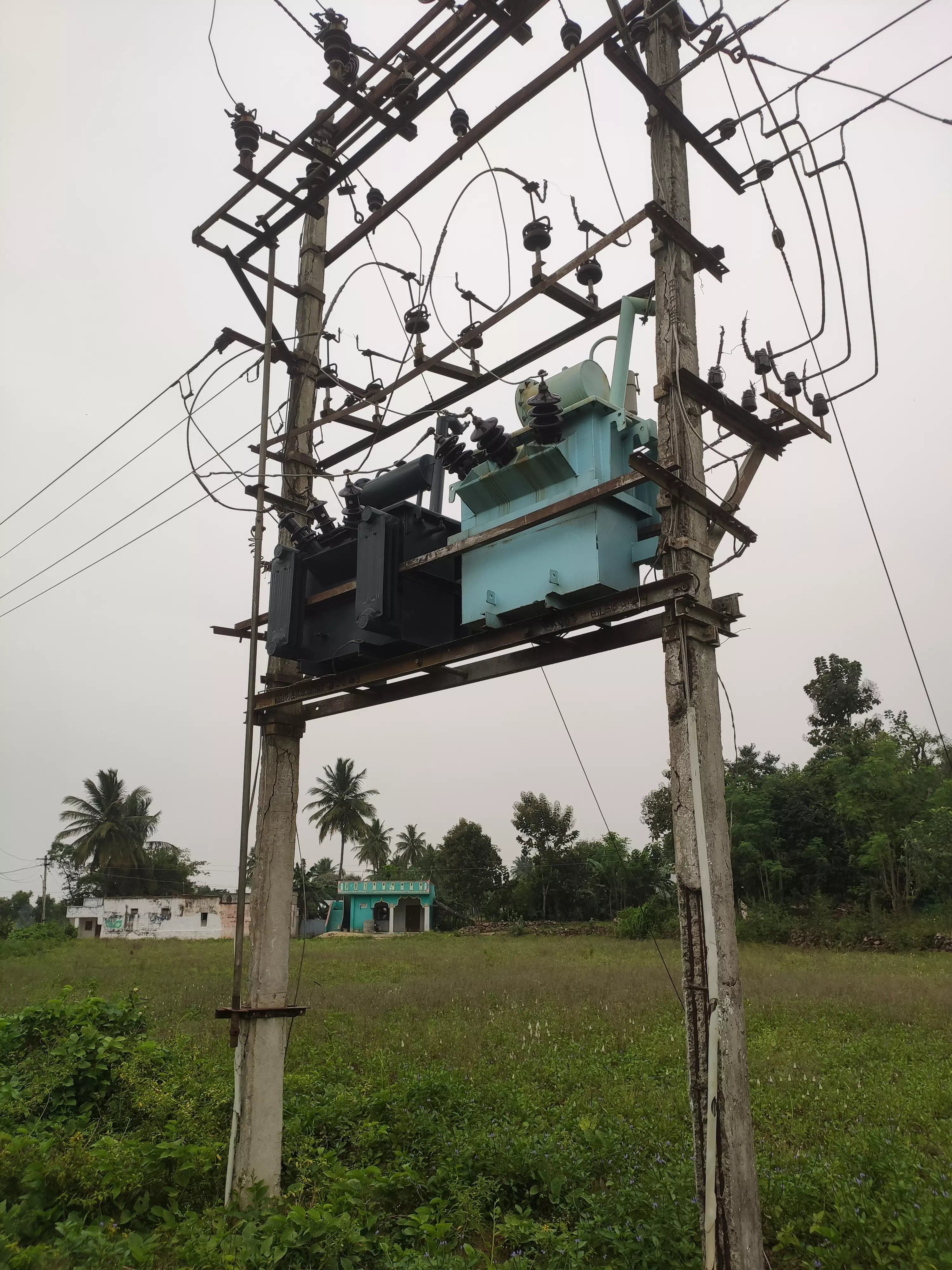 மின்கம்பம் பழுது