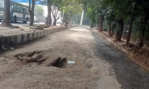 இணைப்பு சாலையின் மோசமான நிலை