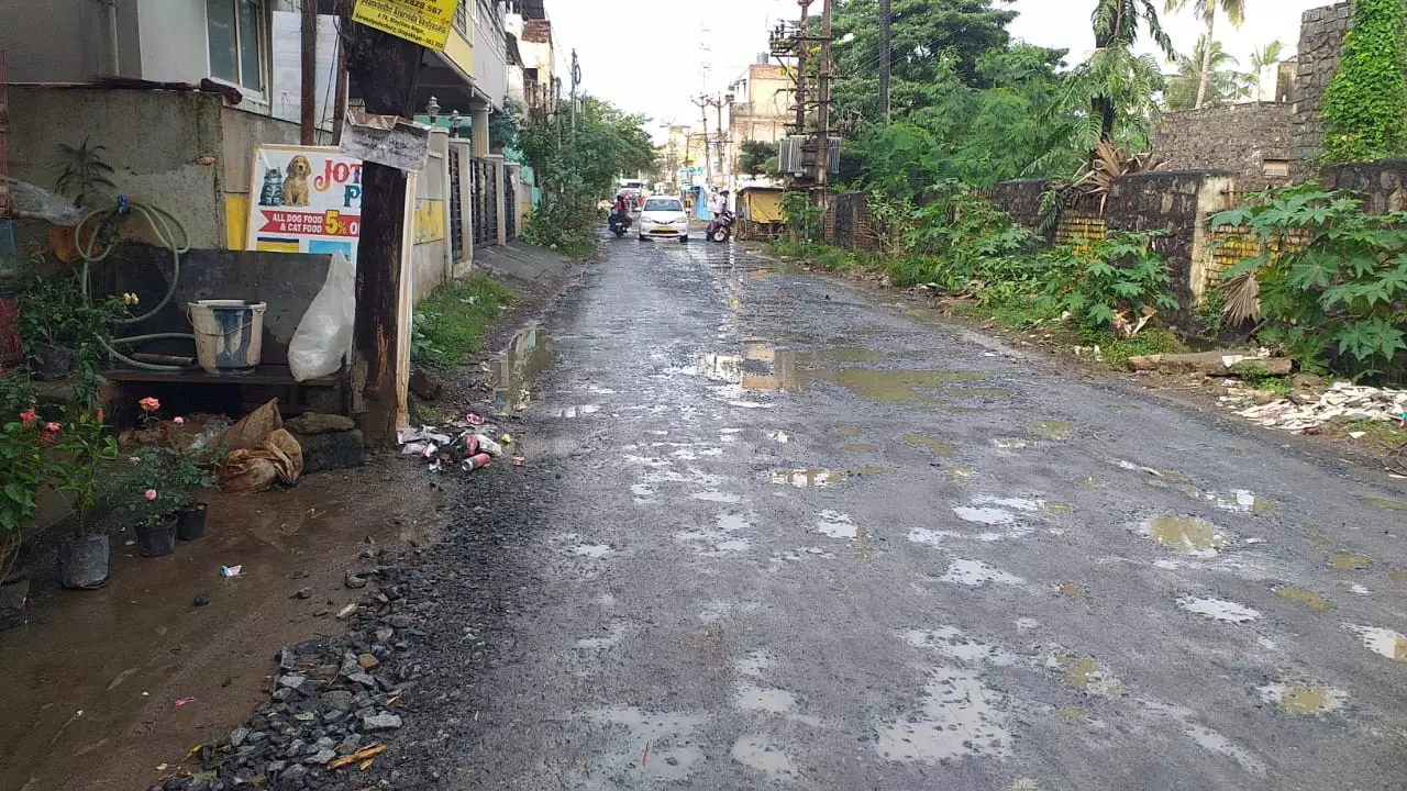 மோசமான சாலை