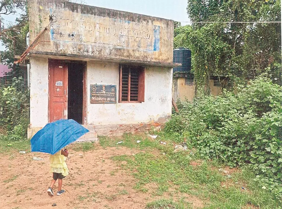 பராமரிப்பு இல்லாத அங்கன்வாடி மையம் பராமரிப்பு இல்லாத அங்கன்வாடி மையம்