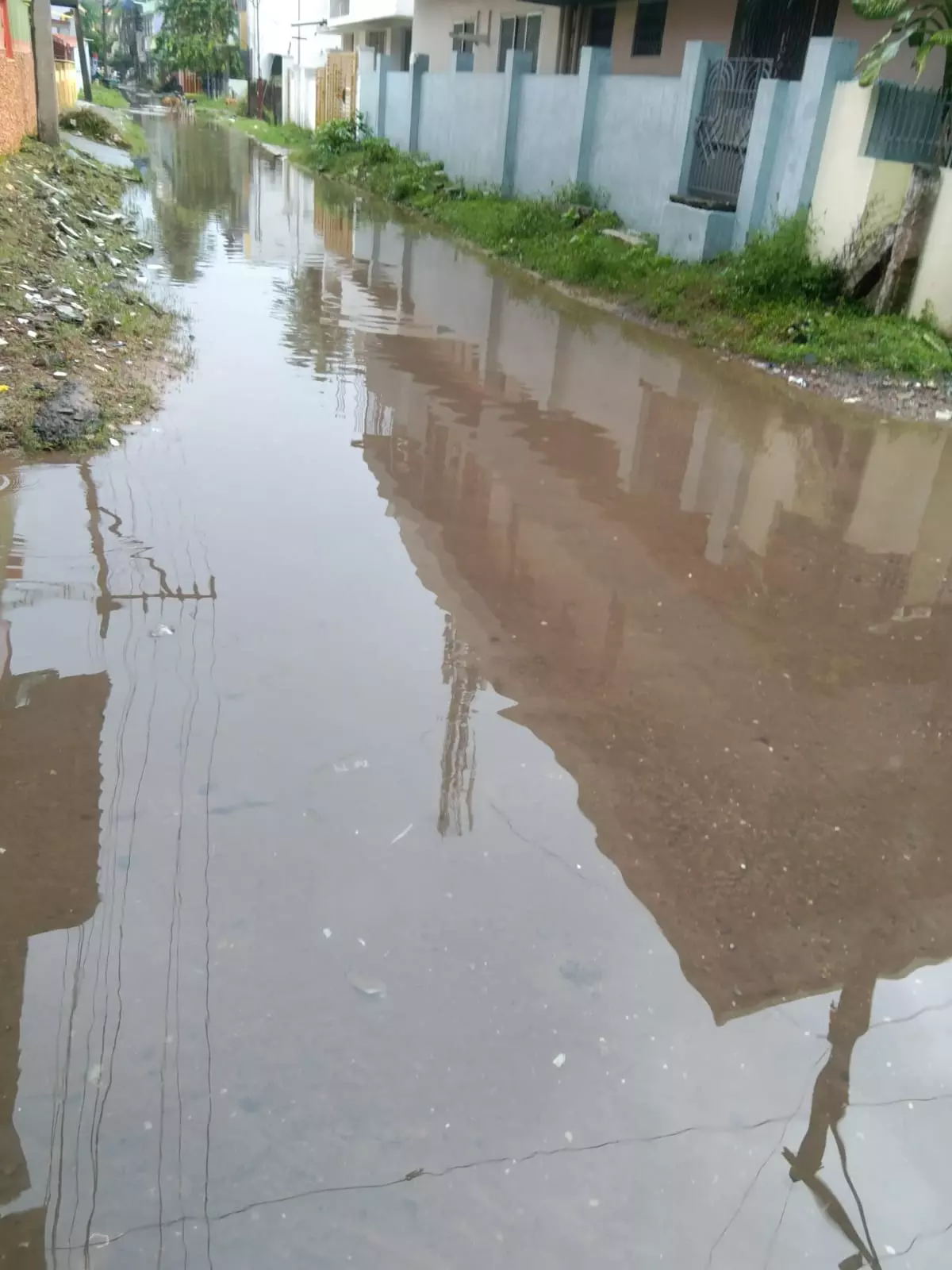 வடிகால் வசதி வேண்டும், வடிகால் வசதி வேண்டும்,