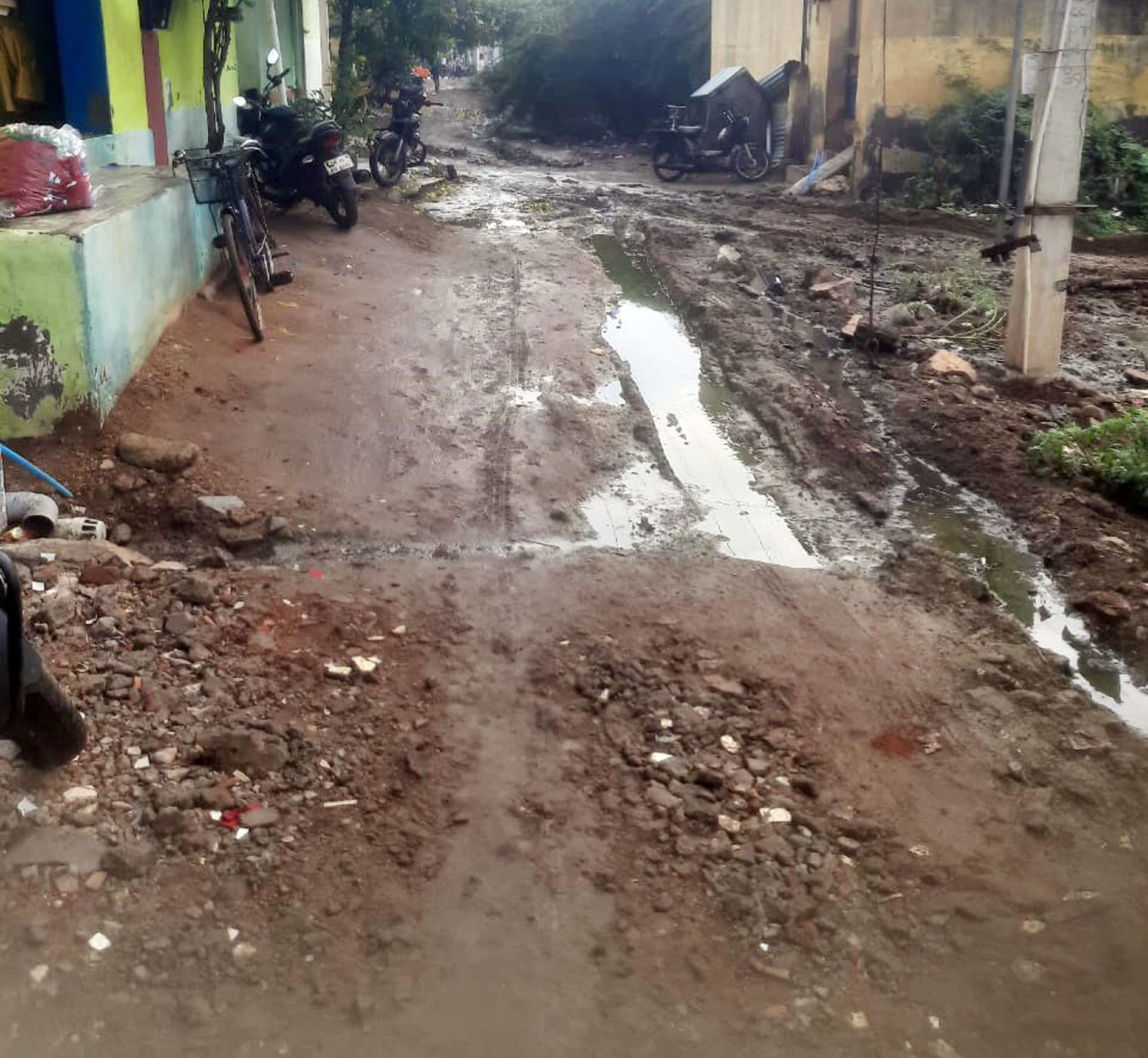 அடிப்படை வசதிகள் தேவை அடிப்படை வசதிகள் தேவை