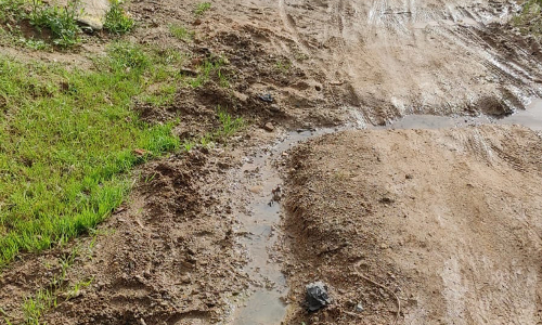 சிமெண்டு சாலை அமைத்துத்தருவார்களா? சிமெண்டு சாலை அமைத்துத்தருவார்களா?