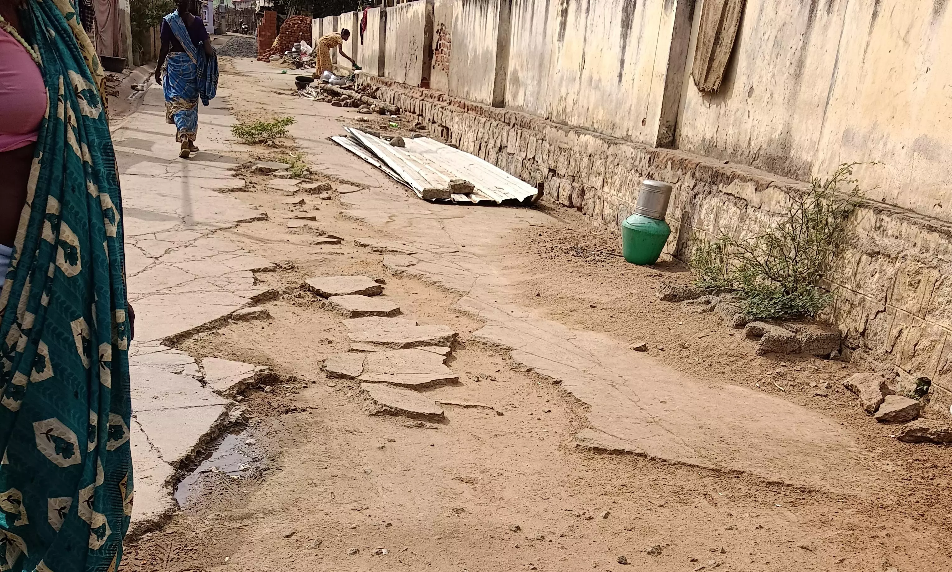 சாலை சேதம்