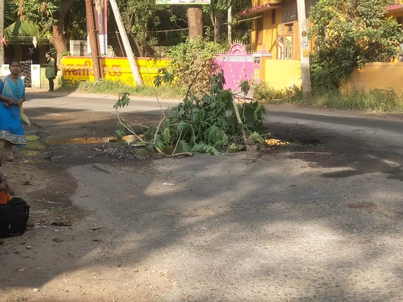 சாலை சீரமைக்கப்படுமா?