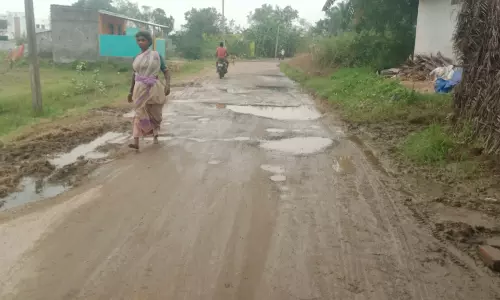 சாலையை சரி செய்வார்களா?