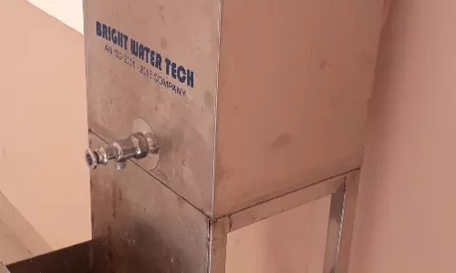 குடிநீர் குடிக்க டம்ளர் வைப்பார்களா?