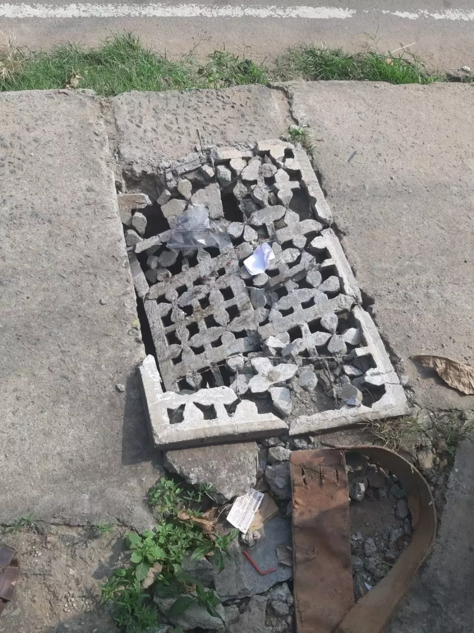 சேதமடைந்த சிலாப்பு