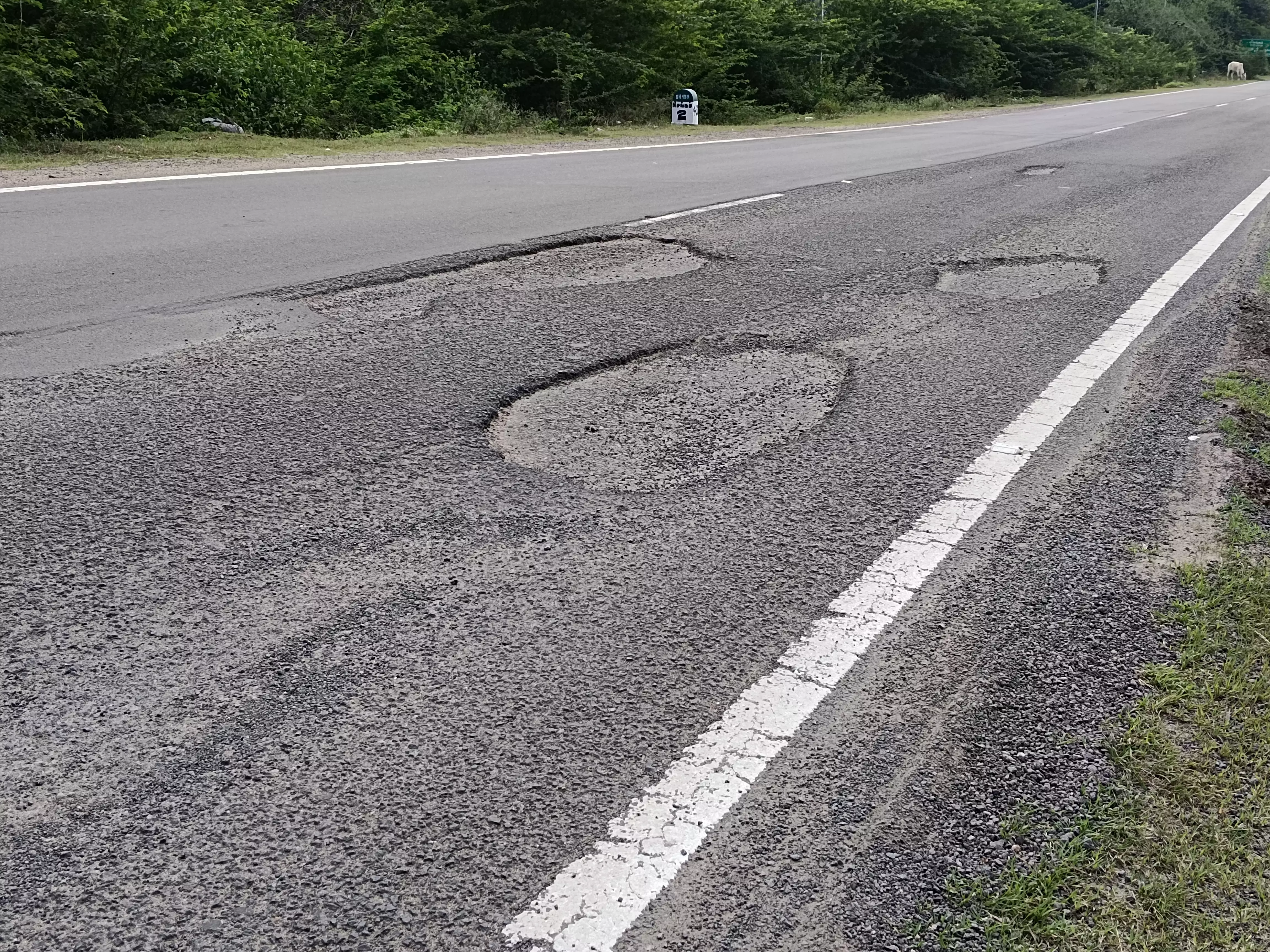 சாலை சேதம்