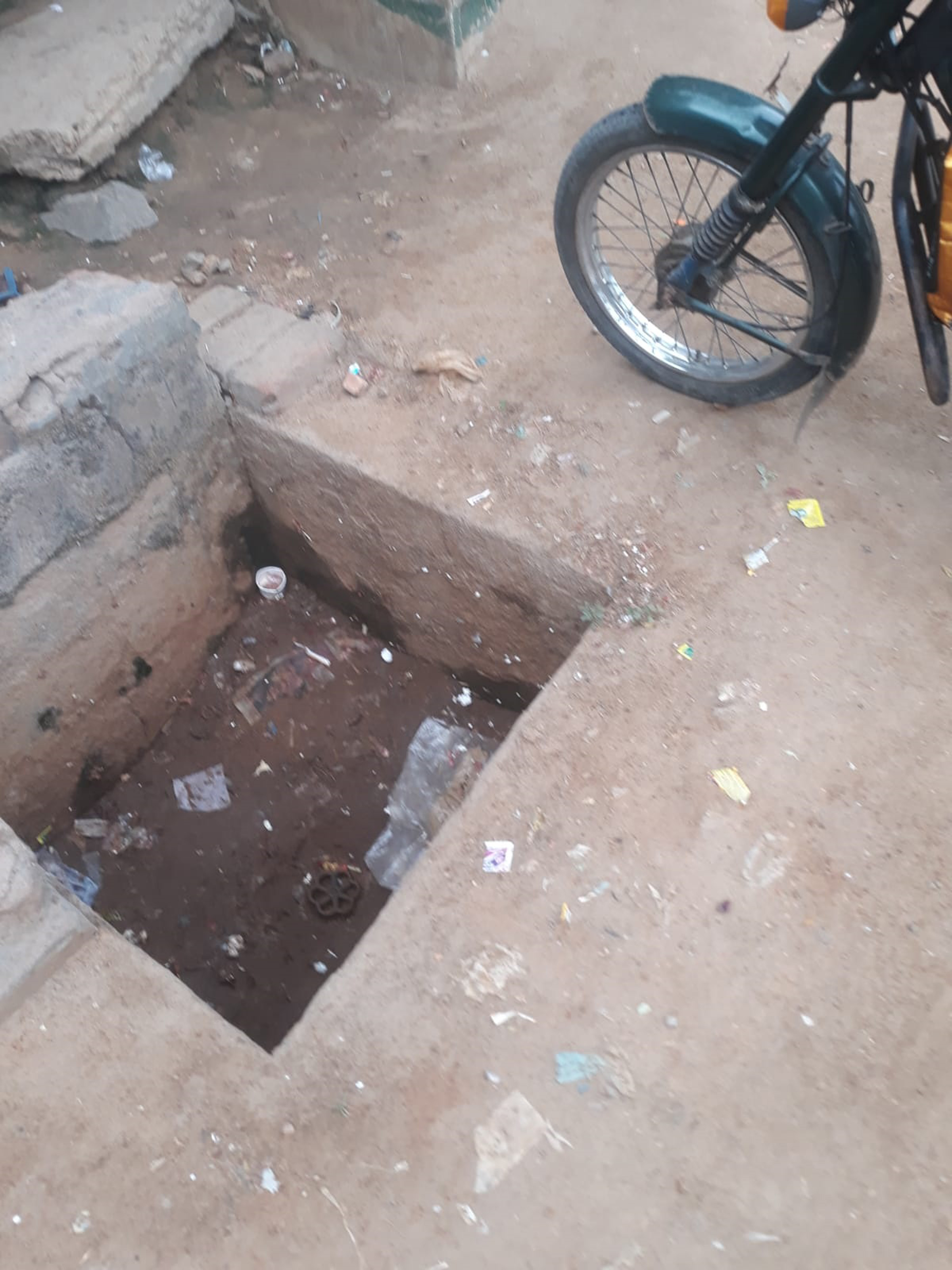 குடிநீர் குழாய் வால்வு தொட்டிக்கு மூடி அமைக்கப்படுமா? குடிநீர் குழாய் வால்வு தொட்டிக்கு மூடி அமைக்கப்படுமா?