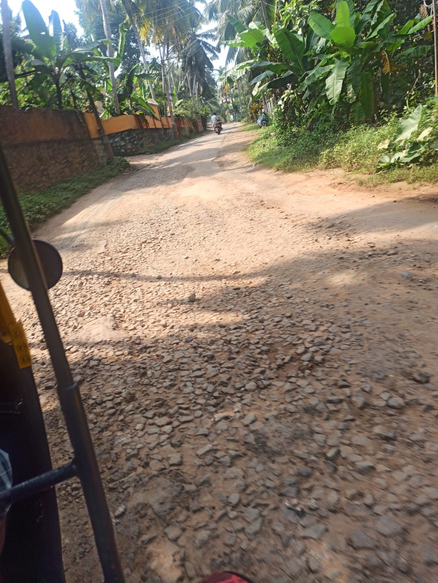 சாலையை சீரமைக்க வேண்டும்