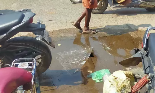 வீணாகும் குடிநீர் வீணாகும் குடிநீர்