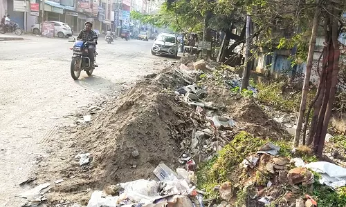 கழிவு மணல்களை அகற்ற வேண்டும் கழிவு மணல்களை அகற்ற வேண்டும்