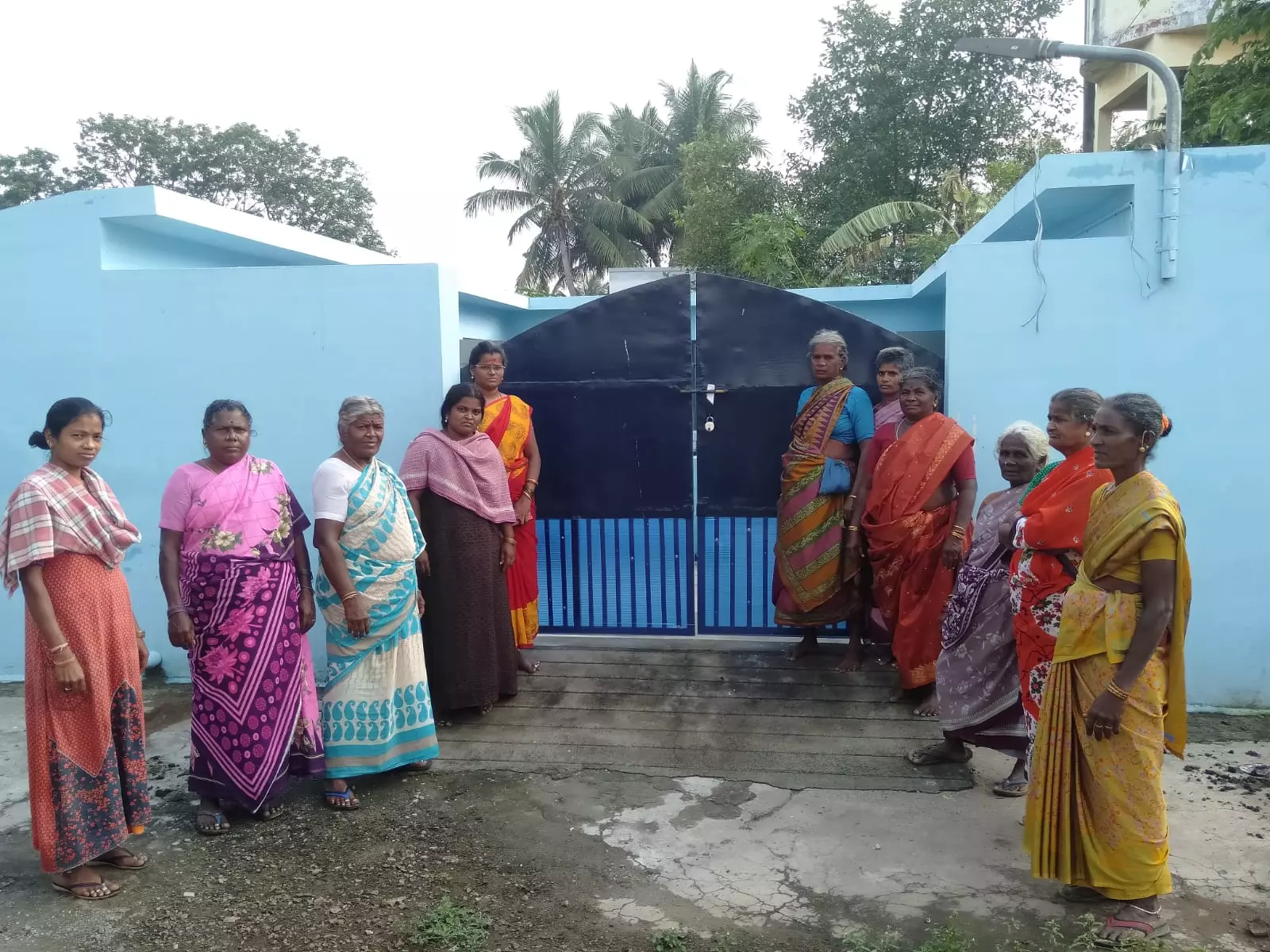திறக்கப்படாத கழிப்பிடம் திறக்கப்படாத கழிப்பிடம்