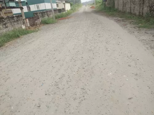 கிடப்பில் போடப்பட்ட சாலை பணி கிடப்பில் போடப்பட்ட சாலை பணி