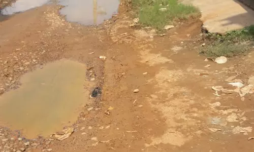 சாலை மோசம்