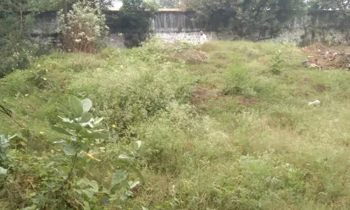 விளையாட்டு மைதானத்தை சீர் செய்வார்களா? விளையாட்டு மைதானத்தை சீர் செய்வார்களா?