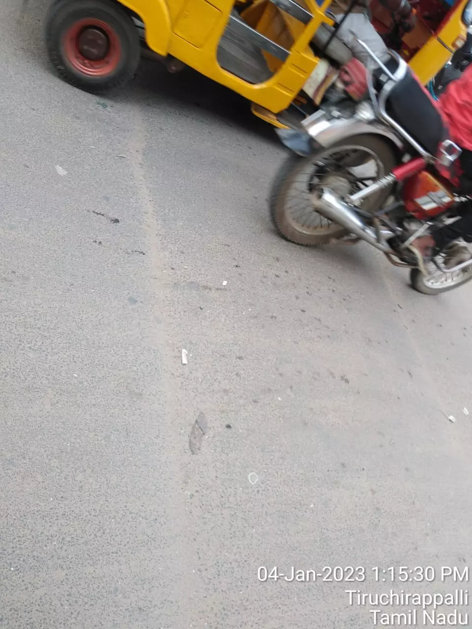 வர்ணம் பூசப்படாத வேகத்தடை