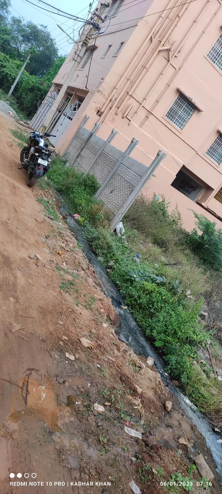 தேங்கி நிற்கும் கழிவுநீர்