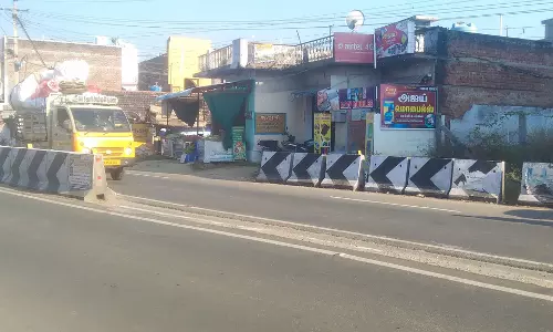 வாகன ஓட்டிகள் அவதி வாகன ஓட்டிகள் அவதி