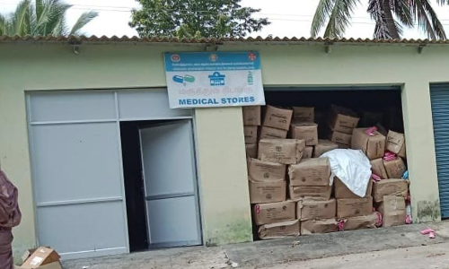 சிதறிக்கிடக்கும் நாப்கின்கள்