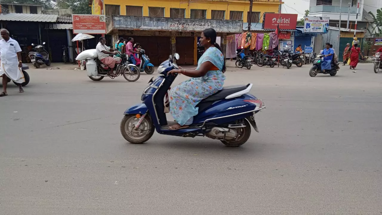 பயணிகள் சிரமம் பயணிகள் சிரமம்