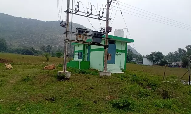 காட்சி பொருளாக இருக்கும் சுகாதார வளாகம் காட்சி பொருளாக இருக்கும் சுகாதார வளாகம்