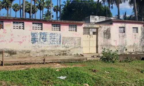 மூடியே கிடக்கும் சுகாதார வளாகம்