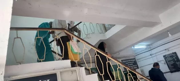 அலுவலக பிரிைவ கீழ் தளத்துக்கு மாற்றுவார்களா?