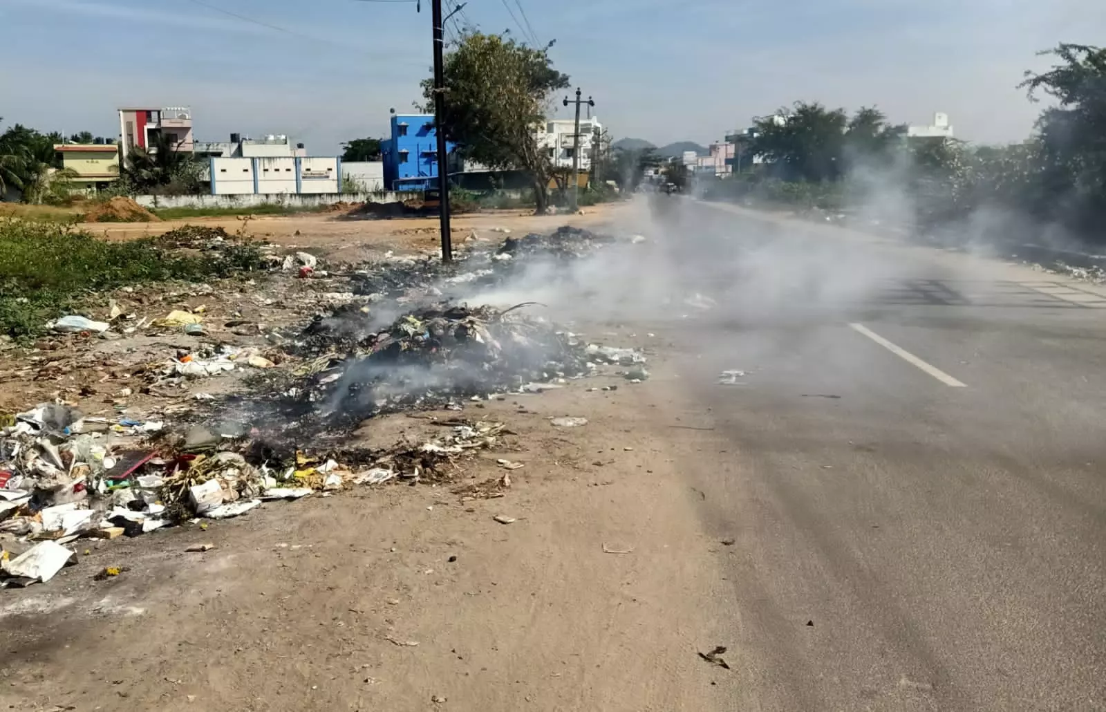 குப்பைகளை தீ வைப்பதால் சுற்றுச்சூழல் பாதிப்பு