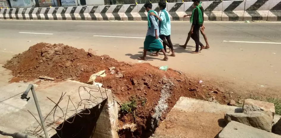 சாக்கடை கால்வாய் முழுமை பெறுமா? சாக்கடை கால்வாய் முழுமை பெறுமா?