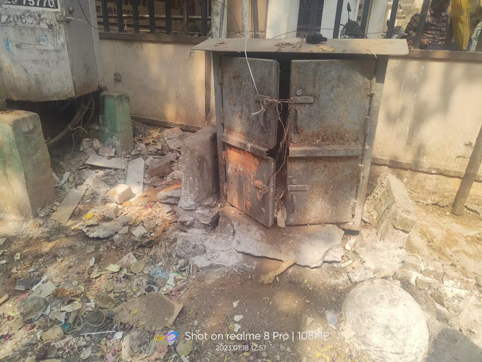 குப்பை தொட்டி வைக்கப்படுமா?