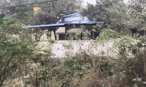 மைதானத்தை தூய்மைப்படுத்துவார்களா?