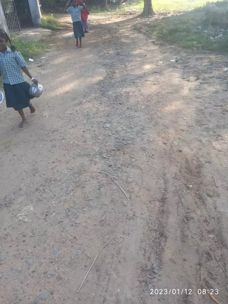 சாலை வசதி தேவை