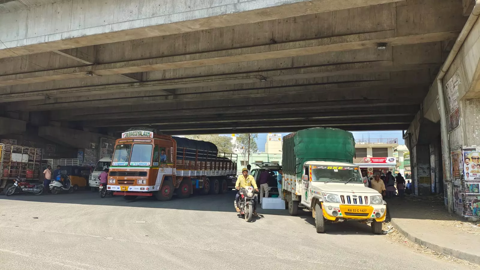 வாகன ஓட்டிகள் அவதி