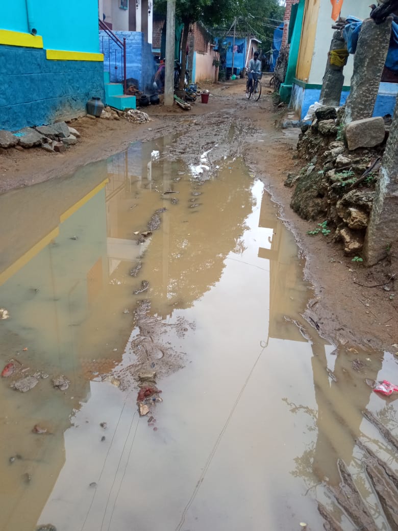 சாலை, வாறுகால் வசதி தேவை