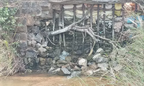 தடுப்புச்சுவர் சீரமைக்கப்படுமா?