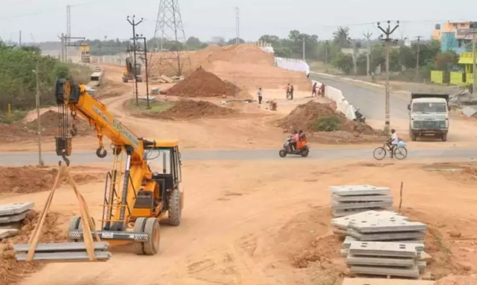 மந்தமாக நடைபெறும் சாலை அகலப்படுத்தும் பணி மந்தமாக நடைபெறும் சாலை அகலப்படுத்தும் பணி