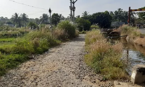 சாலையை சீரமைக்க வேண்டும்