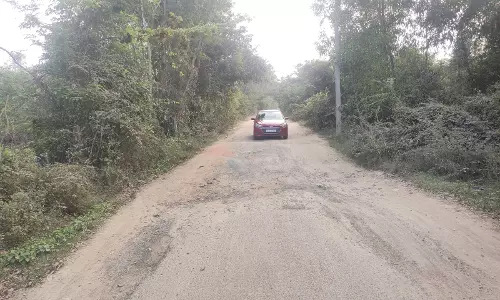 சாலை மோசம் சாலை மோசம்