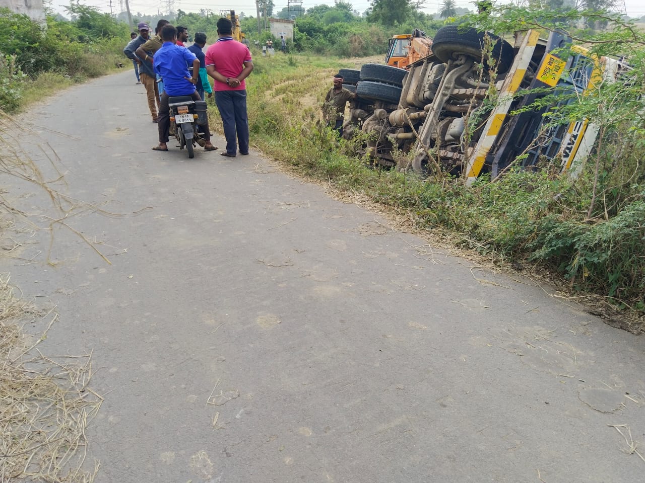 எச்சரிக்கை பலகை வேண்டும் எச்சரிக்கை பலகை வேண்டும்