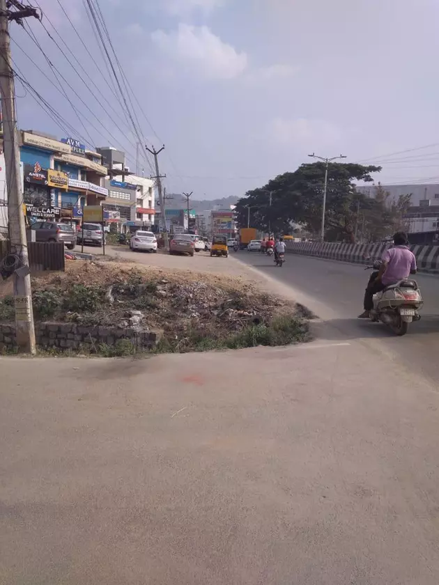 தடுப்புச்சுவர் கட்ட வேண்டும்