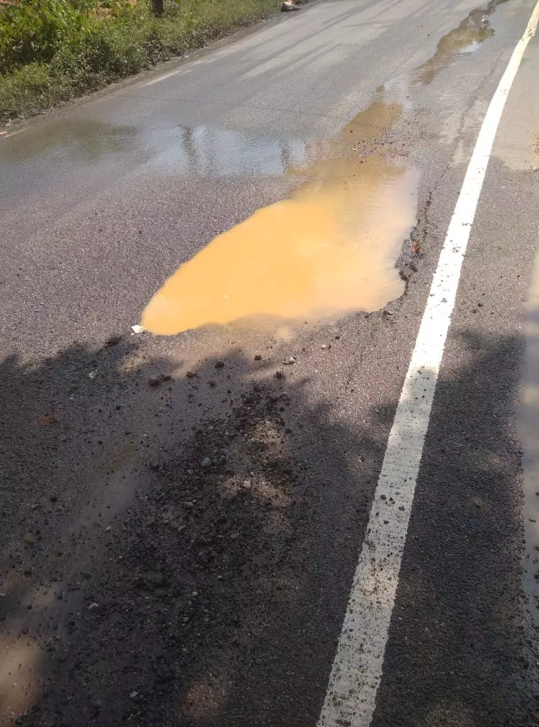 வீணாகும் குடிநீர் வீணாகும் குடிநீர்