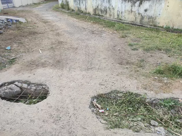 கால்வாய் சிமெண்டு சிலாப் சேதம் கால்வாய் சிமெண்டு சிலாப் சேதம்